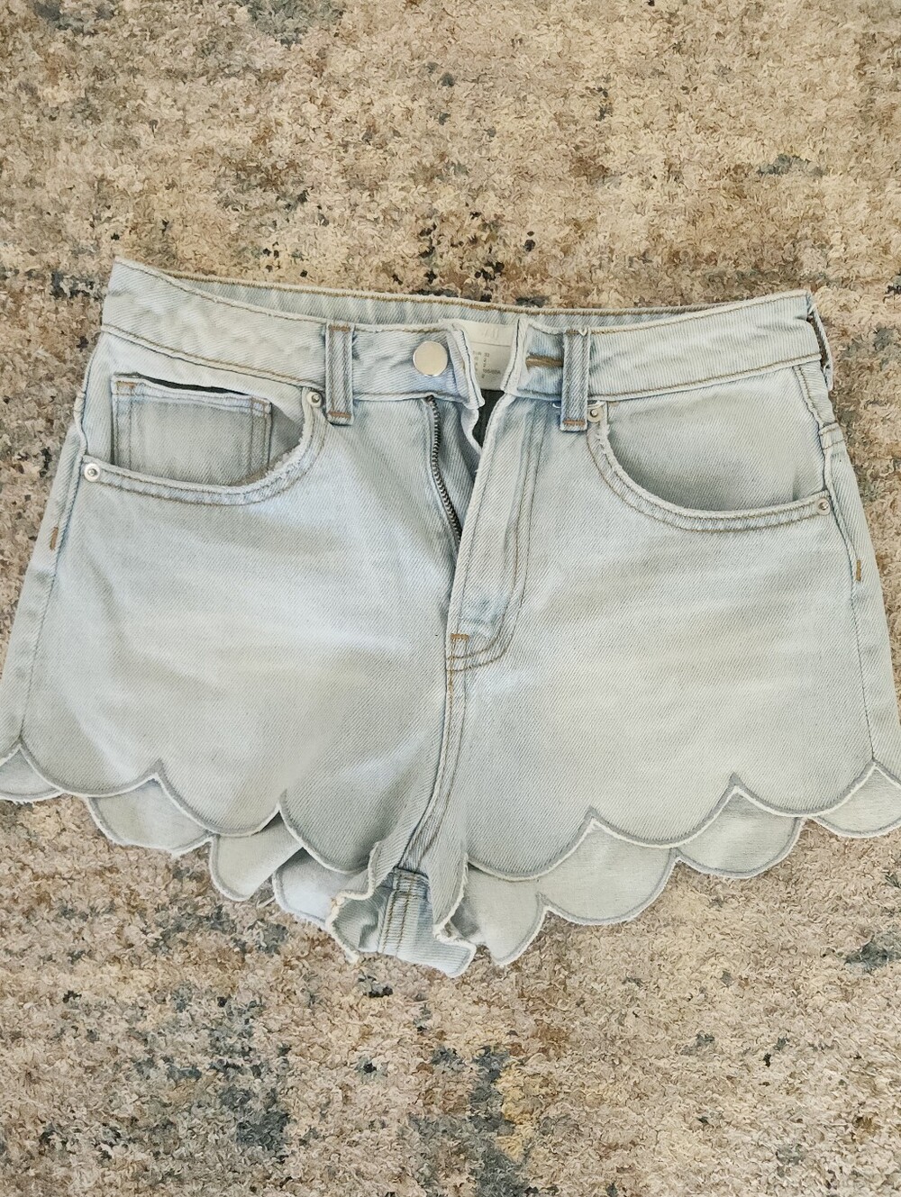 H&M Booty Scalloped Light Wash Plus Tatget UT Black High-Waist Denim Shorts 2